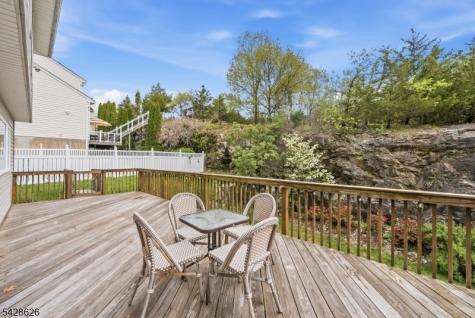 30 Elinora Drive Wanaque NJ 07465