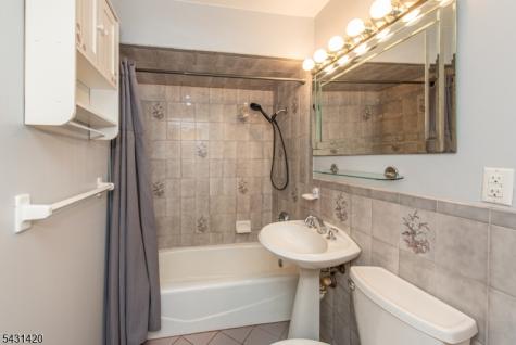 47 Burnside Place Wanaque NJ 07420