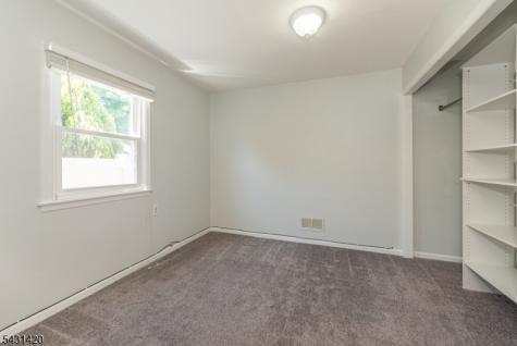 47 Burnside Place Wanaque NJ 07420