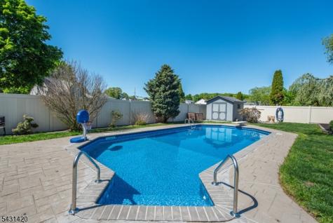 47 Burnside Place Wanaque NJ 07420
