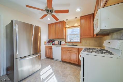 50 Knolls Road Bloomingdale NJ 07403