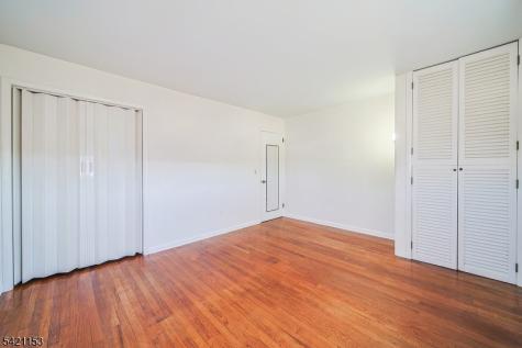 50 Knolls Road Bloomingdale NJ 07403