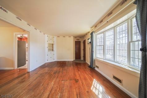 50 Knolls Road Bloomingdale NJ 07403