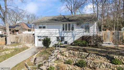 50 Knolls Road Bloomingdale NJ 07403