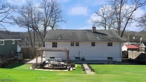 50 Knolls Road Bloomingdale NJ 07403