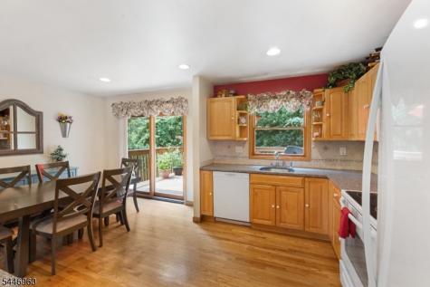 8 Reidar Drive Roxbury NJ 07876