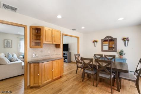 8 Reidar Drive Roxbury NJ 07876