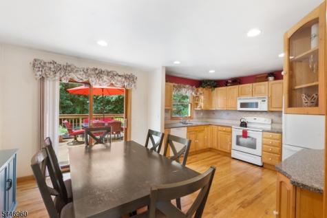 8 Reidar Drive Roxbury NJ 07876