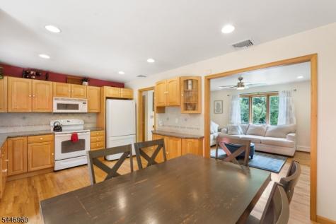 8 Reidar Drive Roxbury NJ 07876