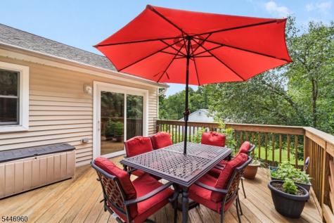 8 Reidar Drive Roxbury NJ 07876