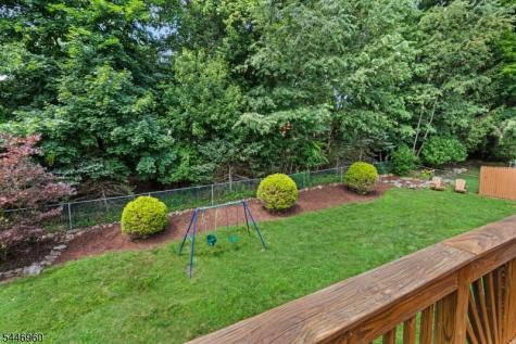 8 Reidar Drive Roxbury NJ 07876