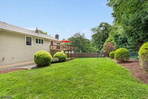 8 Reidar Drive Roxbury NJ 07876