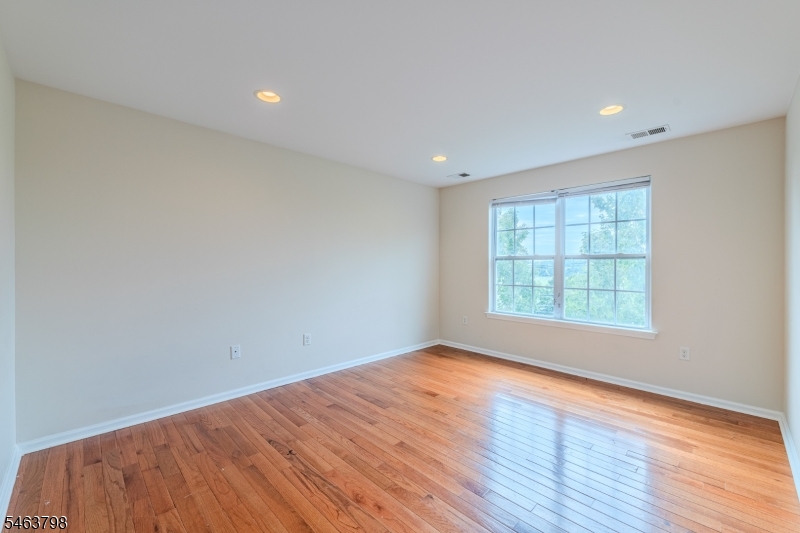 24 Alerica Lane Franklin NJ 08873