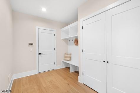 9 Brookside Drive Warren NJ 07059