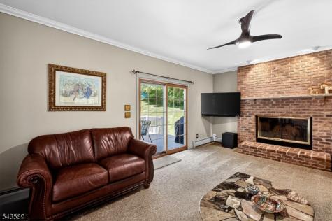19 Colonial Circle Vernon NJ 07418