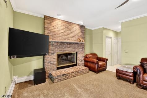 19 Colonial Circle Vernon NJ 07418