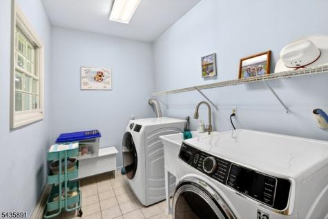 19 Colonial Circle Vernon NJ 07418