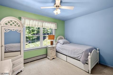 19 Colonial Circle Vernon NJ 07418