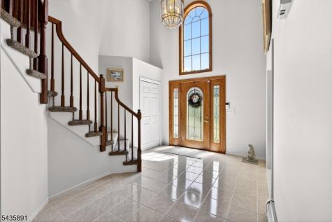 19 Colonial Circle Vernon NJ 07418