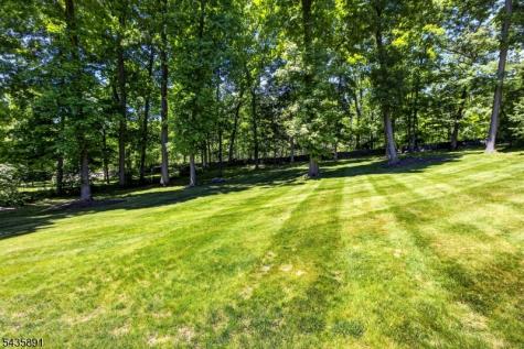 19 Colonial Circle Vernon NJ 07418