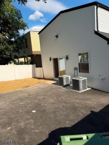 415 E 4th Avenue Roselle NJ 07203