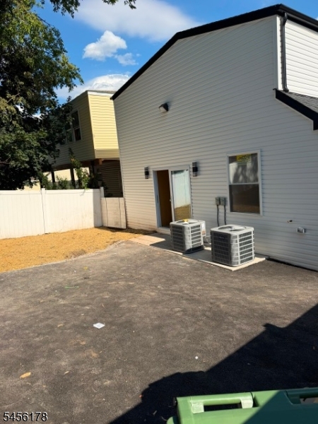 415 E 4th Avenue Roselle NJ 07203