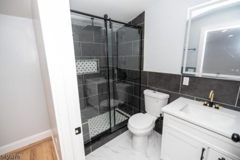 415 E 4th Avenue Roselle NJ 07203