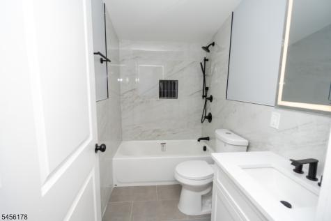 415 E 4th Avenue Roselle NJ 07203