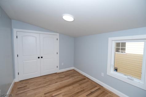415 E 4th Avenue Roselle NJ 07203