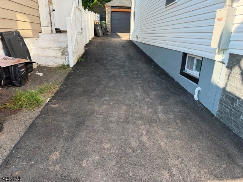 415 E 4th Avenue Roselle NJ 07203