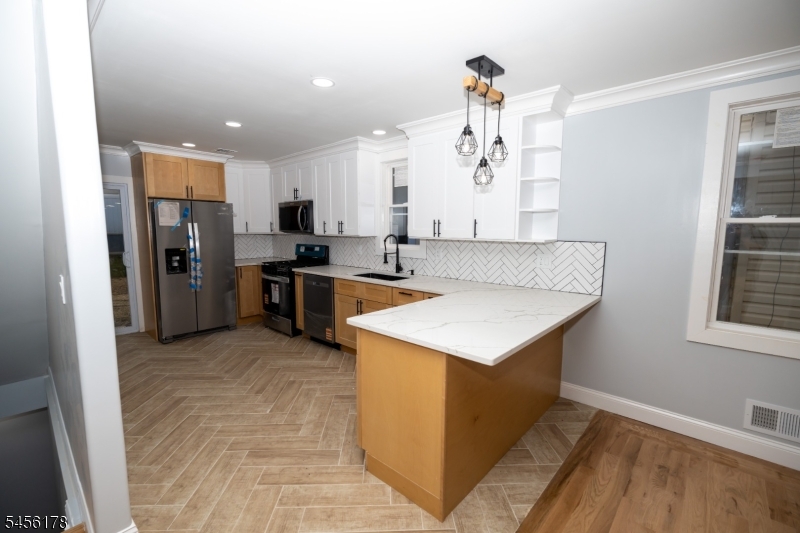 415 E 4th Avenue Roselle NJ 07203