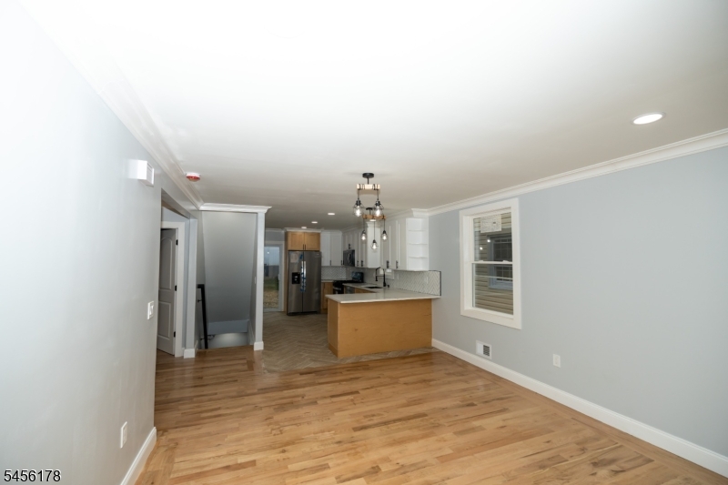 415 E 4th Avenue Roselle NJ 07203