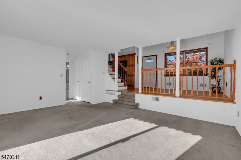 8 Elm Place Randolph NJ 07869