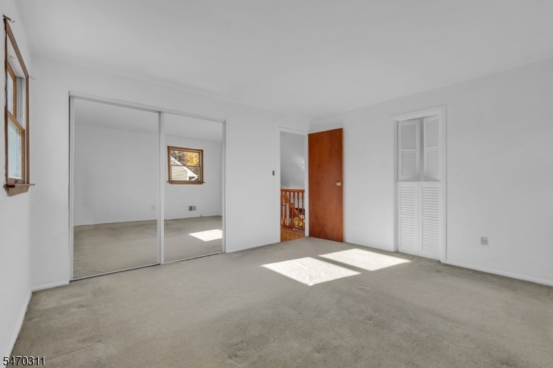 8 Elm Place Randolph NJ 07869