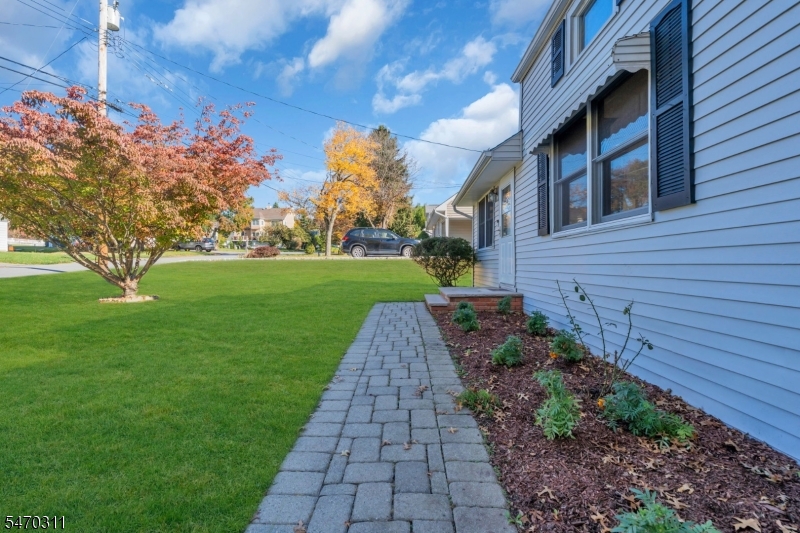 8 Elm Place Randolph NJ 07869