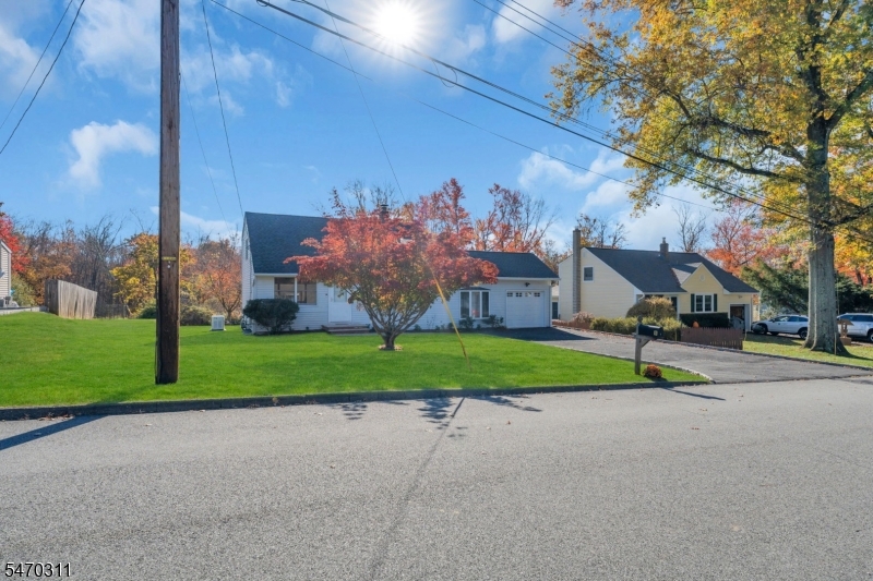 8 Elm Place Randolph NJ 07869