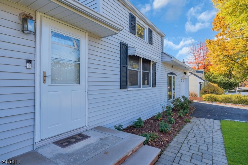 8 Elm Place Randolph NJ 07869