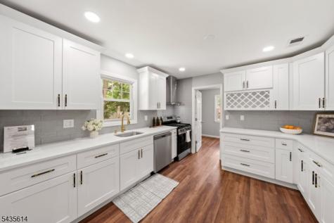 4 Dorothea Terrace Lawrence NJ 08648