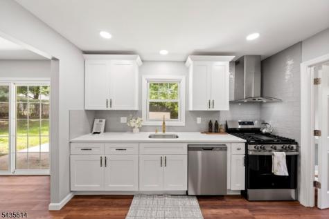 4 Dorothea Terrace Lawrence NJ 08648