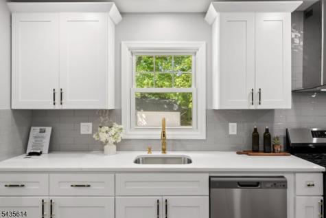 4 Dorothea Terrace Lawrence NJ 08648