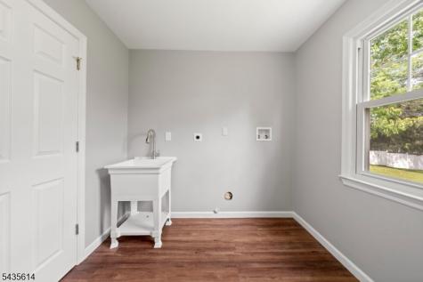 4 Dorothea Terrace Lawrence NJ 08648