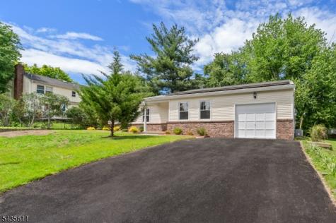 4 Dorothea Terrace Lawrence NJ 08648