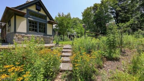 151 Wild Hedge Lane Mountainside NJ 07092
