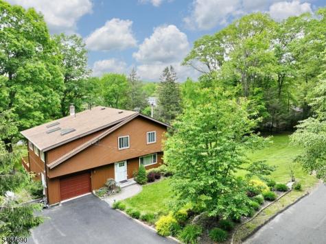 64 Larchmont Drive West Milford NJ 07421