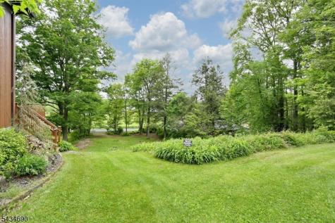 64 Larchmont Drive West Milford NJ 07421