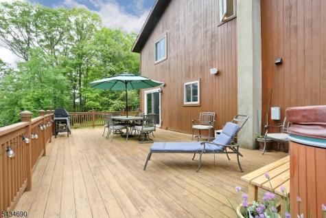64 Larchmont Drive West Milford NJ 07421