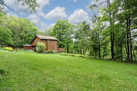 64 Larchmont Drive West Milford NJ 07421