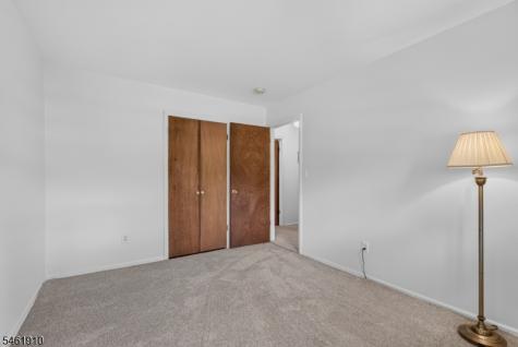 6 Redwood Drive Clinton NJ 08809