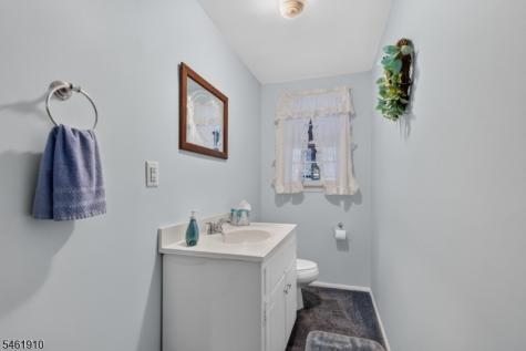 6 Redwood Drive Clinton NJ 08809