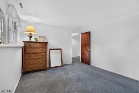 6 Redwood Drive Clinton NJ 08809